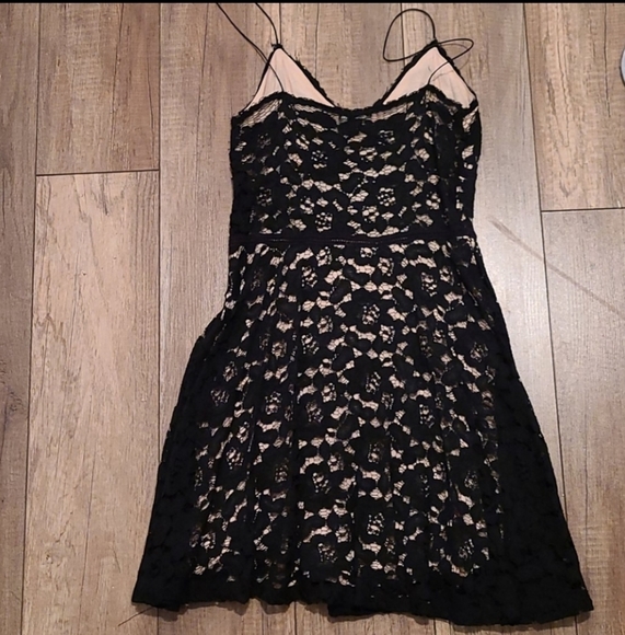 Zara Lace Skater Dress - Picture 5 of 9